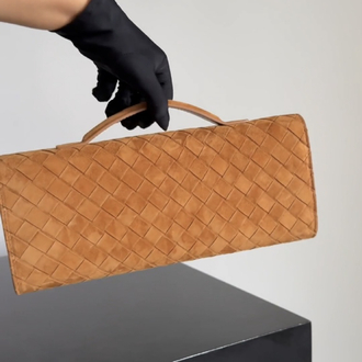 Bottega Veneta'nın Süet Intrecciato Knot Çanta