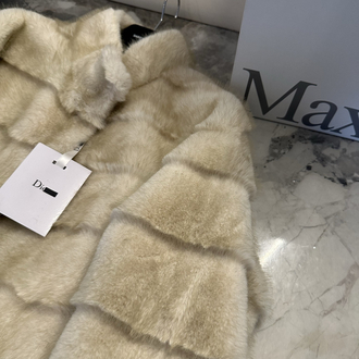 Dior katlı kürk görünümlü Mont