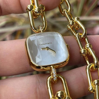 Tiffany HardWear koleksiyonuna ait lüks kol saati