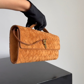 Bottega Veneta'nın Süet Intrecciato Knot Çanta
