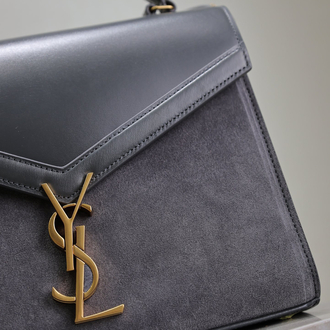 YSL CASSANDRA MEDIUM TOP HANDLE BAG IN GRAIN DE POUDRE EMBOSSED LEATHER Çanta