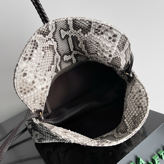 BOTTEGA VENETA Liberta Kadın Çapraz Çanta – Lüks Versiyon