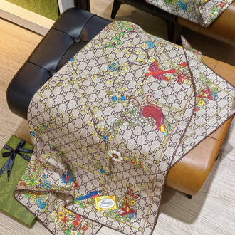 Gucci’nin ikonik GG Kuş deseni 