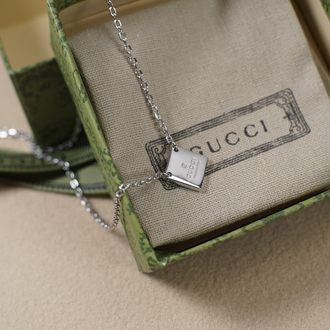 Gucci Signature Kolye: 