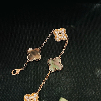 Van Cleef & Arpels Alhambra 5 Motif Yonca 