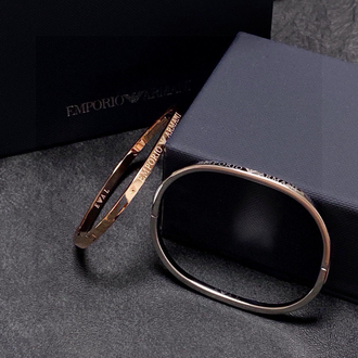 Ürün İsmi: Emporio Armani Logo Kelepçe Bileklik