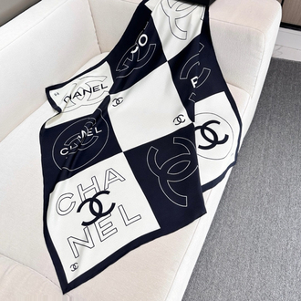 Ürün adı: Chanel  İpek eşarp veya fular (scarf)