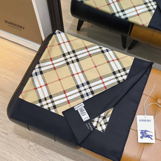Burberry Vintage Ekose Desenli