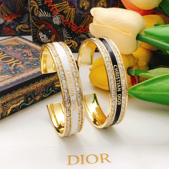 Ürün ismi: Christian Dior'un Büyüleyici Dokunuşu Işıltılı Bileklik