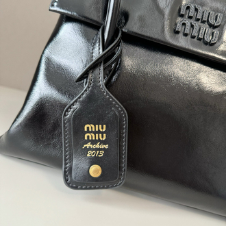 Miu Miu Parlak Deri İkonik El Çantası