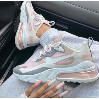 NİKE AİR MAX 270 REACT PİNK 