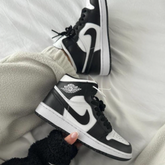 NİKE AİR JORDAN 1 MİD BLACK WHİTE