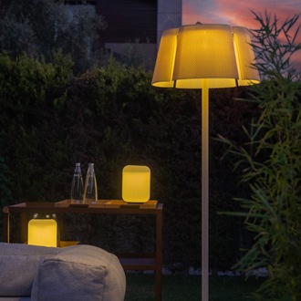 Olii Solar Outdoor Floor Lamp
