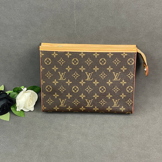 Louis Vuitton Paris Clutch