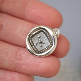 Victorian Fob Mühürden Mektup Taşıyan Güvercin Motifli Gümüş Kolye