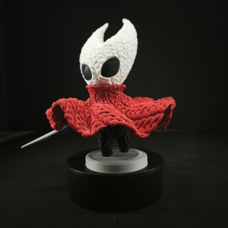 Hollow Knight Hornet Örgü Desenli Figür