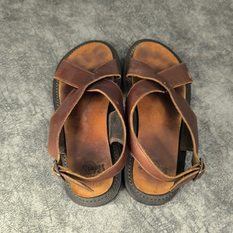DR MARTENS