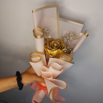 gül ve ayçiçeği buketi