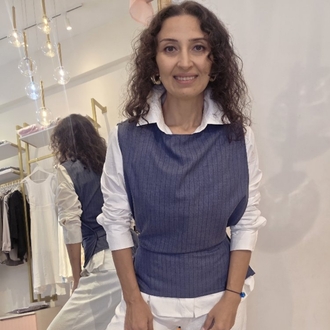 Kadın, Çok Yönlü Bağlama Detaylı, Kayık Yaka, Mavi Lacivert Çizgili Tasarım Bluz