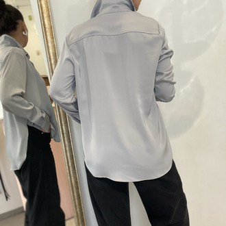 Kadın, Yandan Yırtmaçlı, Gri Saten Gömlek