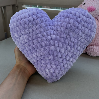 Amigurumi lila kalpli yastık