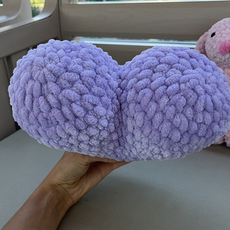 Amigurumi lila kalpli yastık