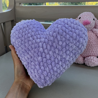 Amigurumi lila kalpli yastık