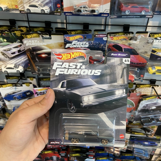 Hot Wheels Premium Charger