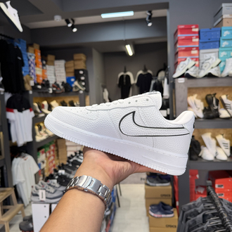 Nike Air Force One Dokulu Beyaz Siyah 