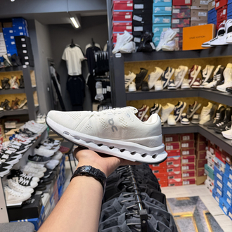 ON Runing Cloud Beyaz