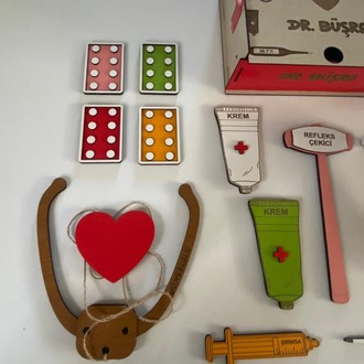 Ahşap Doktor Oyuncak Seti – Kişiye Özel İsimli Ahşap Kutulu 21 Parça Tıbbi Alet