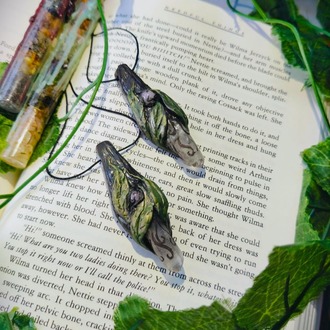 Leafbound Light