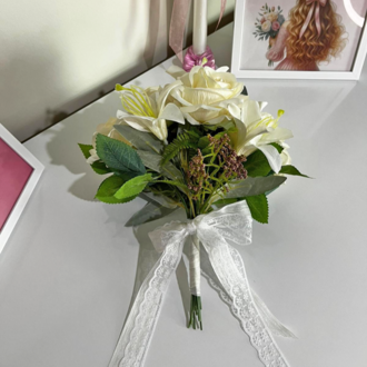 Ivy White Gül ve Lilyum Gelin Buketi