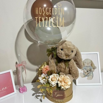 Kişiselleştirilmiş Açık Kahverengi Tavşan ve Çiçek Kutusu Balon Konsept