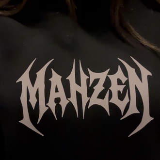 MAHZEN hello kitty hoodie.