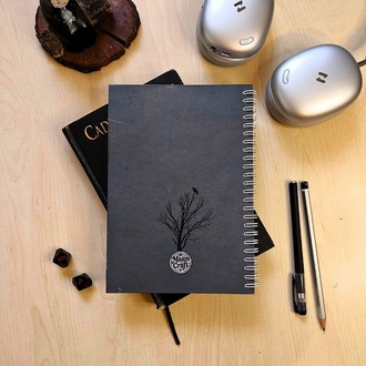The Raven Aylık Planlayıcılı Not Defteri - Modern Tasarım, Sert Kapaklı