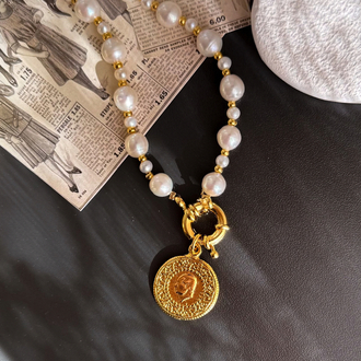 ‘AUDREY’ Vintage Madalyonlu İnci Kolye