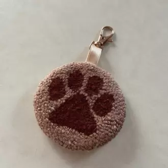 Punch Anahtarlık, Çift Taraflı, Pati Desenli, Punch İşlemeli, Aksesuar / Charm, Kahverengi