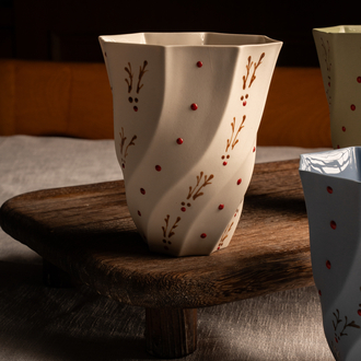 Porcelain cup / lila 
