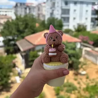 Mum Üfleyen Ayıcık Şeker Hamuru Figürü El Yapımı Pasta Süsü