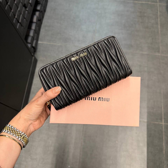Miu Miu Siyah Geniş Cüzdan✨