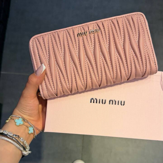 Miu Miu Kadın Geniş Cüzdan✨