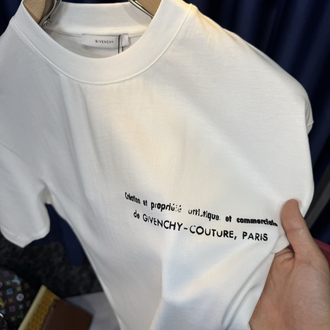 Gıvenchy Paris Premium T-Shirt (Sırt Detaylı)