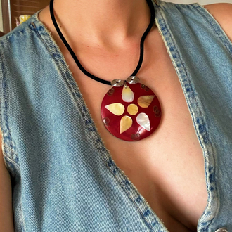 Vintage Burgundy Mother of Pearl Flower Necklace