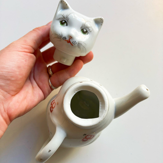 Far Eastern Porcelain Kitty Teapot 