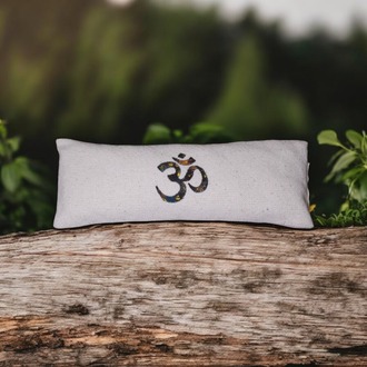 Sattva Meditasyon Minderi ve Göz Yastığı | 7 Çakra Ahşap Baskılı & Organik Boya