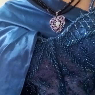küpe ve antik gümüş kolye ucu ve kristal kesim gotik tarz kolye
