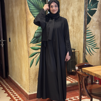 Siyah Düğmeli Volan Kol Detaylı Abaya ✨
