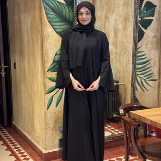 Siyah Düğmeli Volan Kol Detaylı Abaya ✨