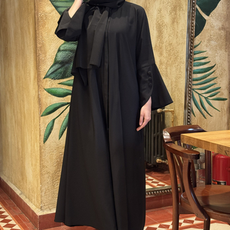 Siyah Düğmeli Volan Kol Detaylı Abaya ✨